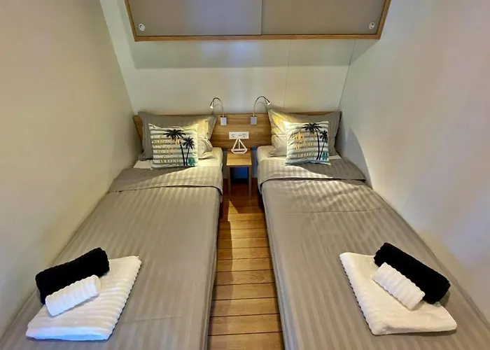 Peputo Luxury & Mobile Homes