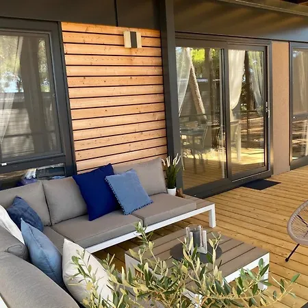 Peputo Luxury & Mobile Homes キャンプ場 ロヴィニ