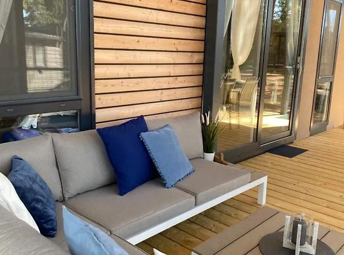 Peputo Luxury & Mobile Homes