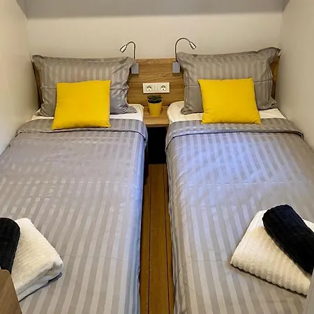 Peputo Luxury & Mobile Homes *